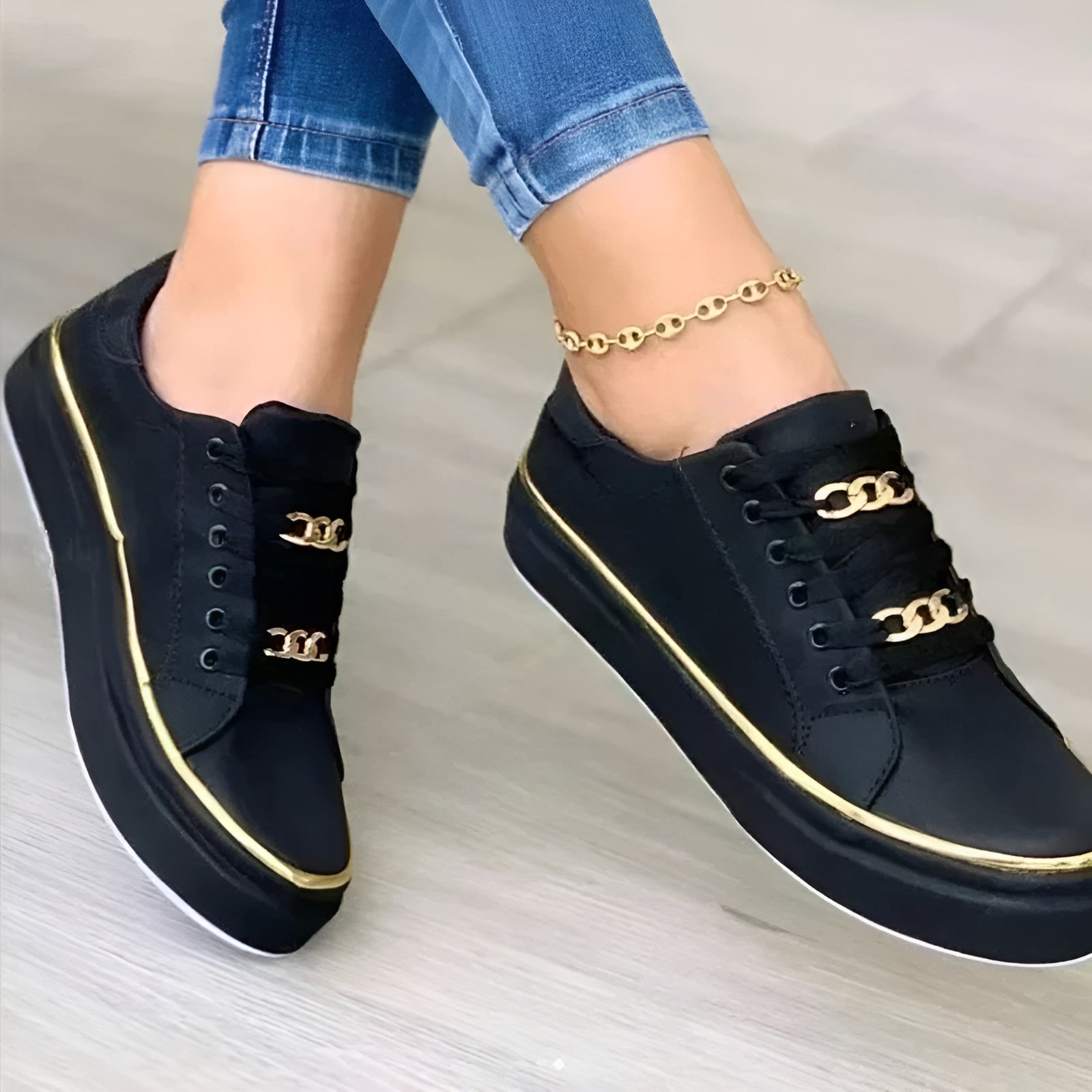 Aveline™ | Comfort Sneakers met Kettingdetail