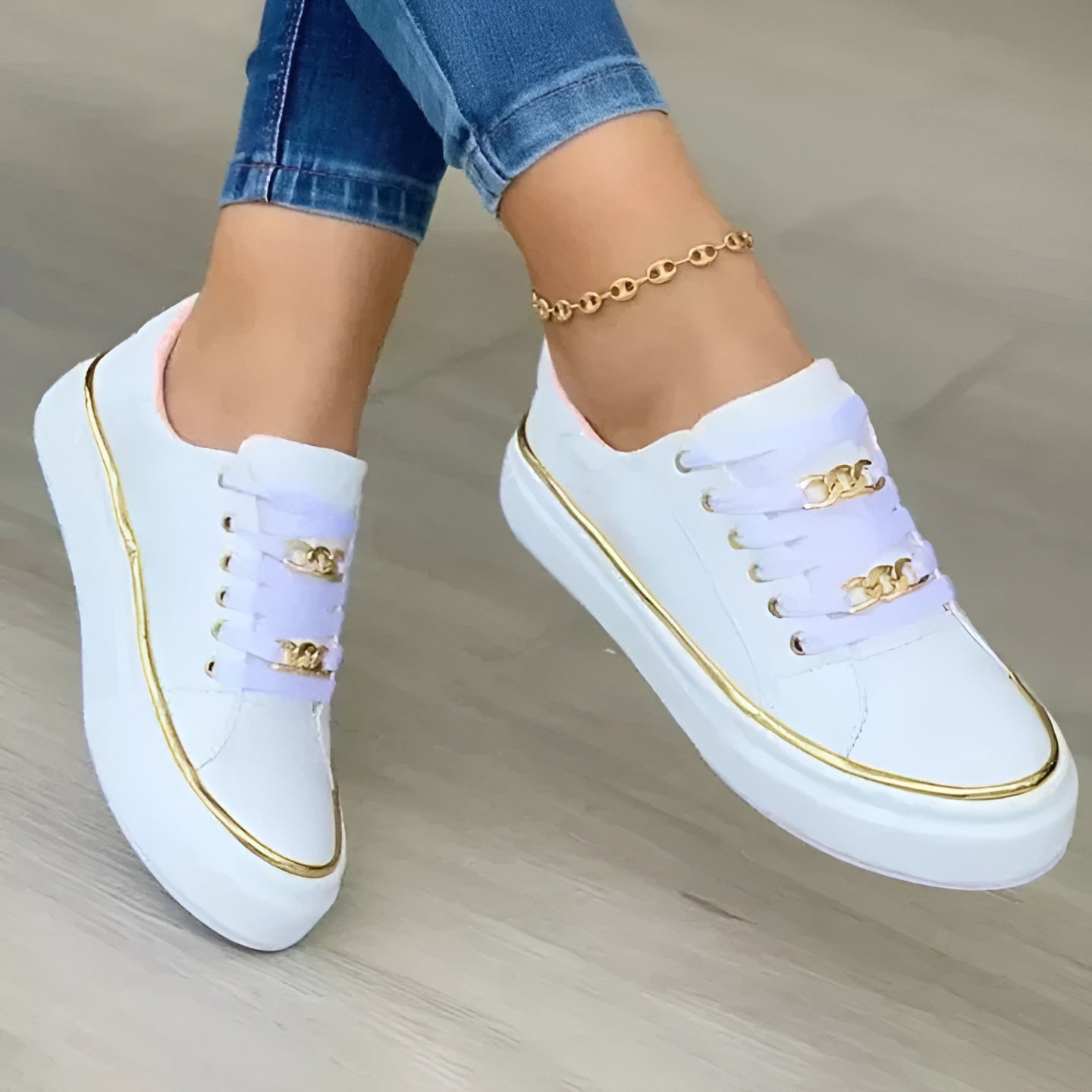 Aveline™ | Comfort Sneakers met Kettingdetail